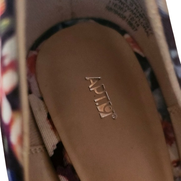 APT 9 Floral Heels Size 9 - Picture 6 of 6